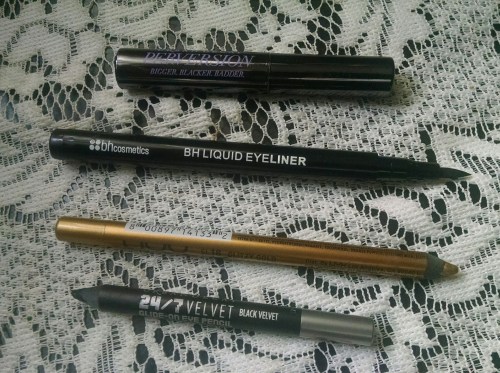 Black and Gold rest of eye makeup